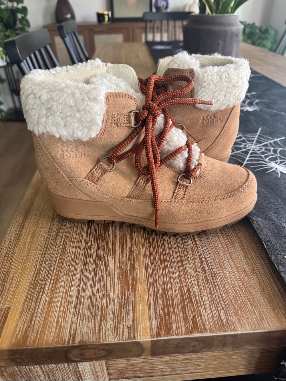 Sorel Women's Tan Suede Sherpa-Lined Winter Boots